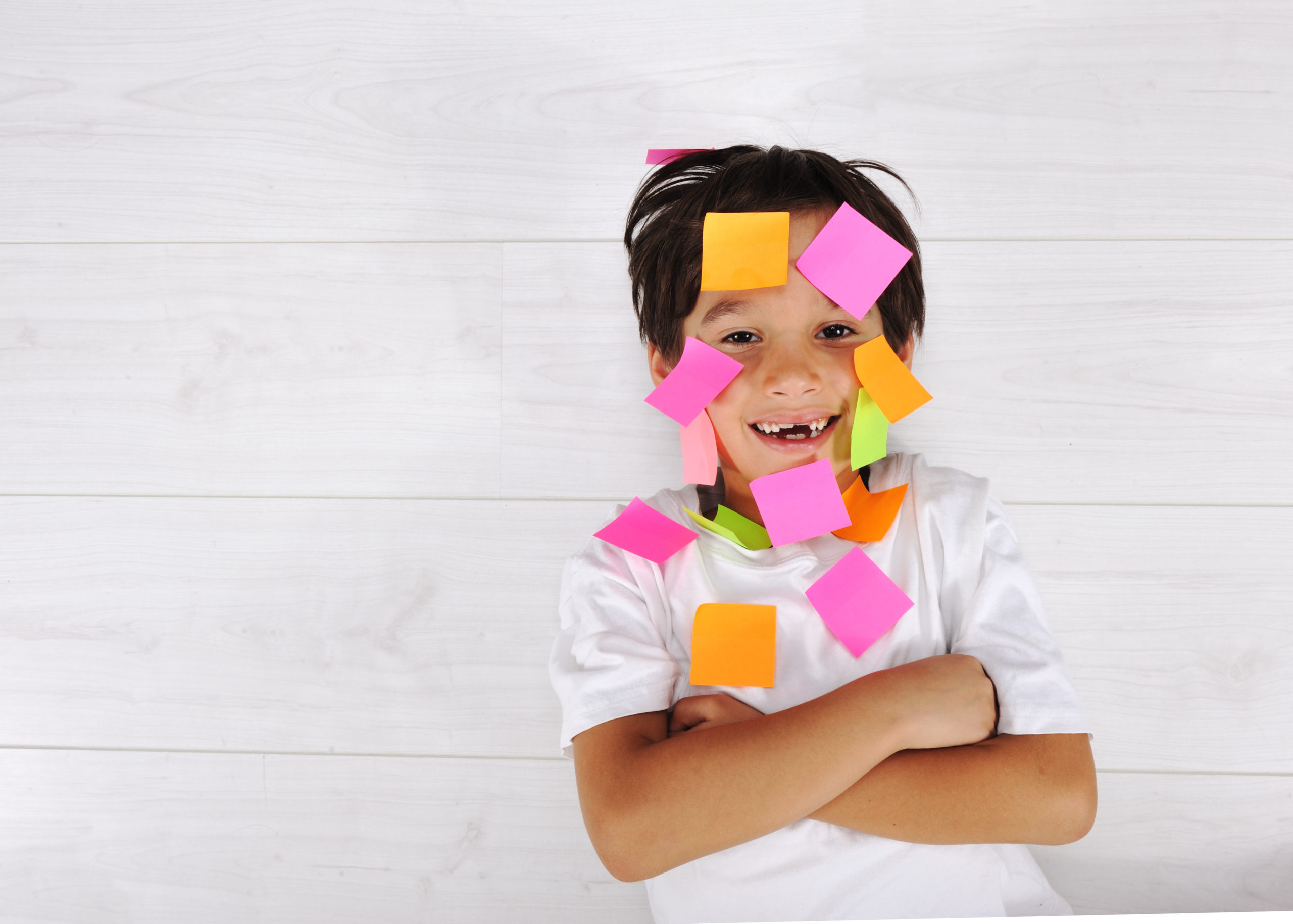 We delen 7 waardevolle rekentips zodat jouw kind met plezier leert. Simpele tips die makkelijk toepasbaar zijn voor de rekenvaardigheid.